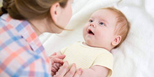 Conheça mulheres que cuidam de bebê reborn como filho