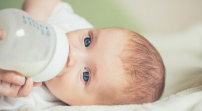 Boneca Para Brincar Bebe Reborn Realista Com Carrinho - Milk